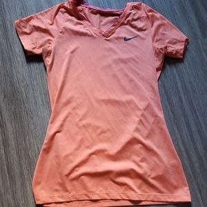 NIKE Pro T-shirt